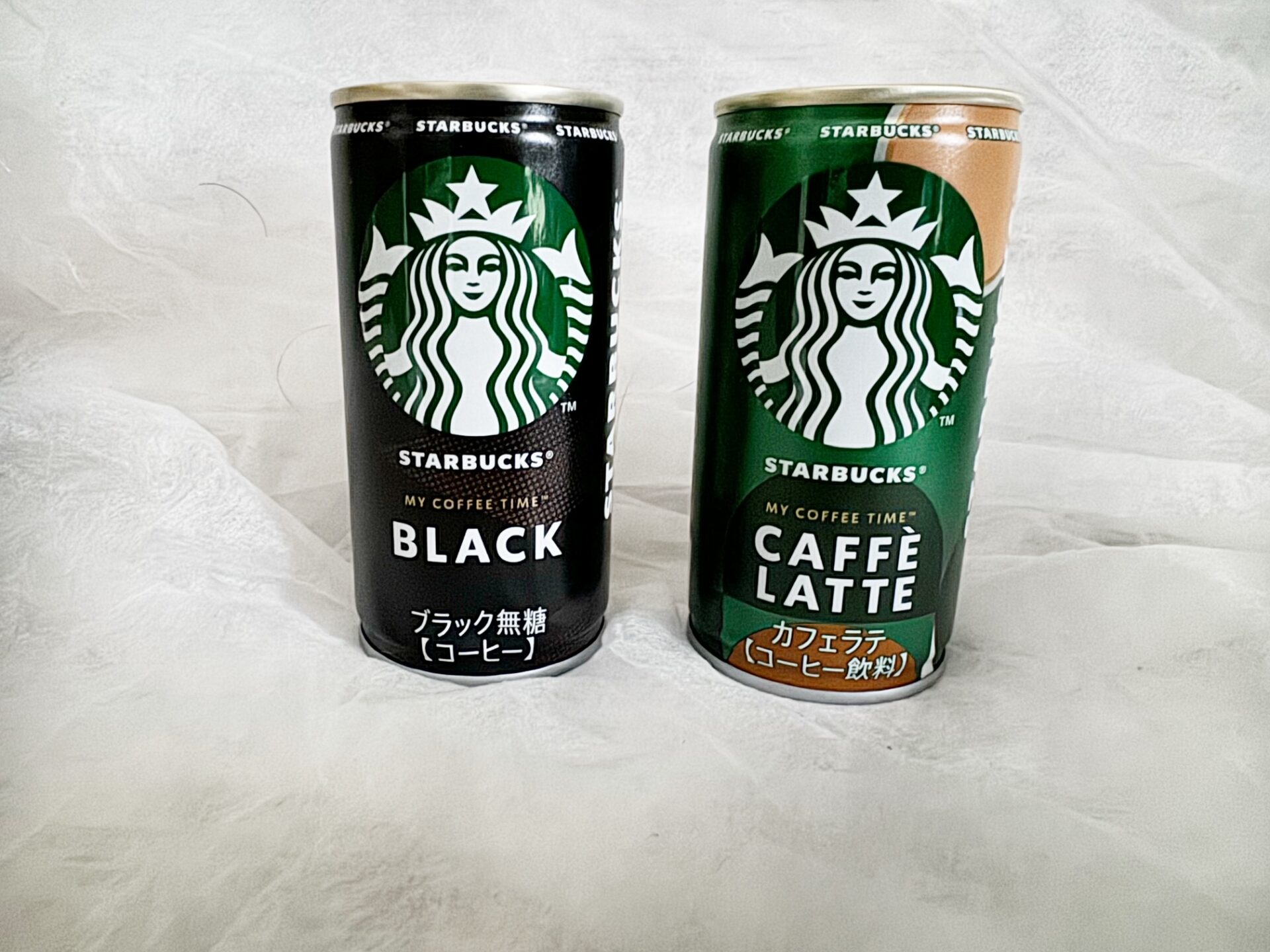 スターバックスマイコーヒータイムブラックとカフェラテの缶を並べた写真